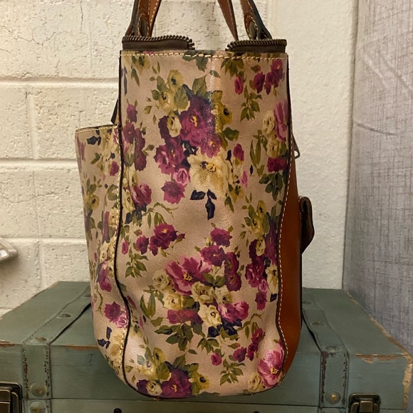PATRICIA NASH ANTIQUE ROSE FLORAL AND BROWN LEATHER BAG EUC - Picture 10 of 13